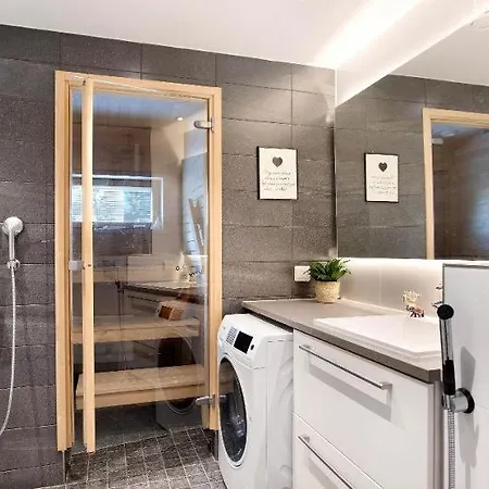 Apartment Kolmio Keskuspuiston Laehellae